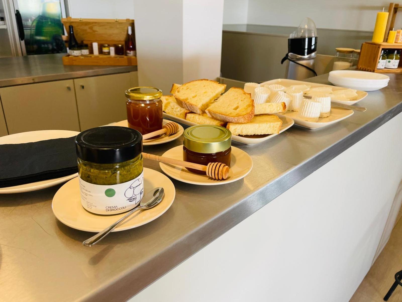 Bed and Breakfast Terra Di Vento Montecorvino Pugliano Экстерьер фото