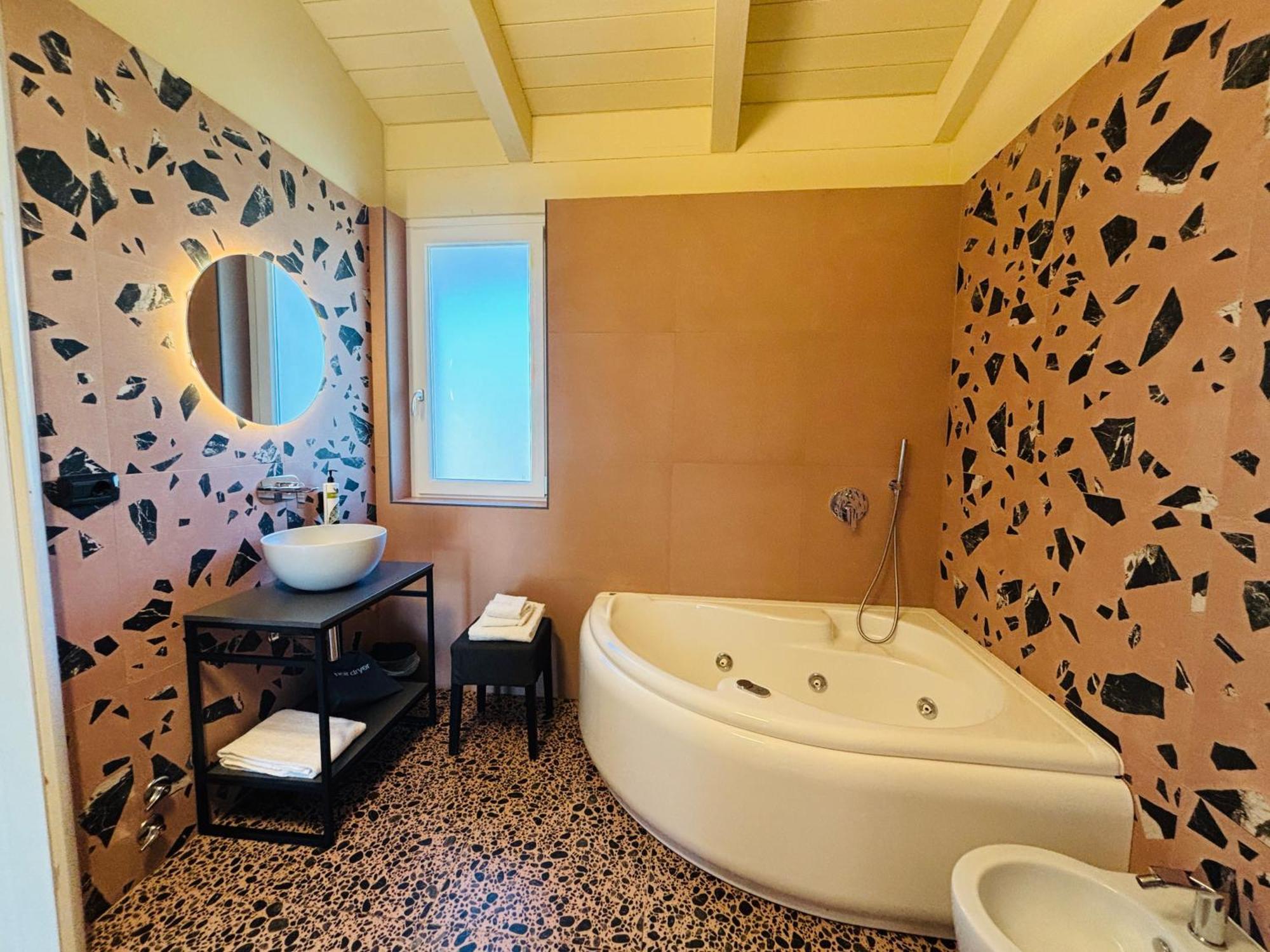 Bed and Breakfast Terra Di Vento Montecorvino Pugliano Экстерьер фото